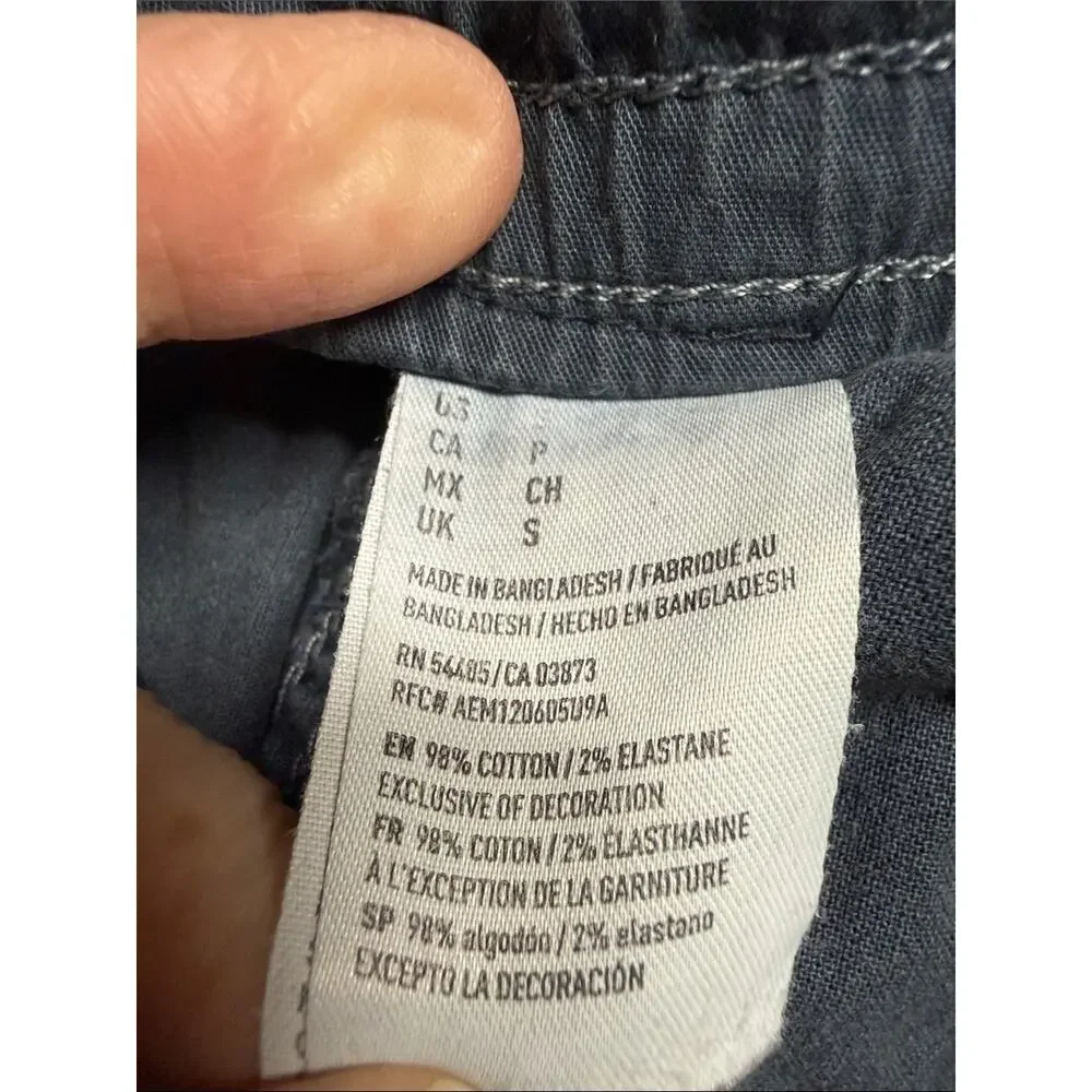 American Eagle Outfitters 17 across